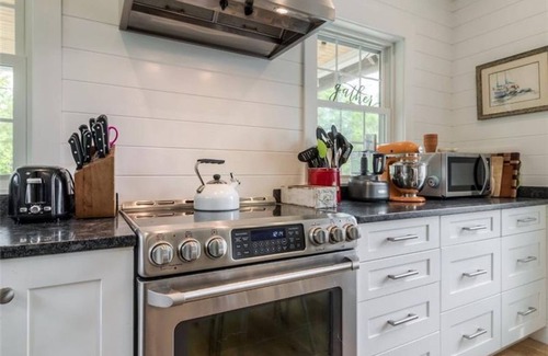 Biddeford Casa | Pasos de la playa aislada en Hoyt Neck - 3/2, corto viaje a Kennebunkport y GRB