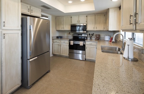 Westbrook Village Casa | ¡Casa de pueblo recientemente remodelada en una comunidad planificada maestra!