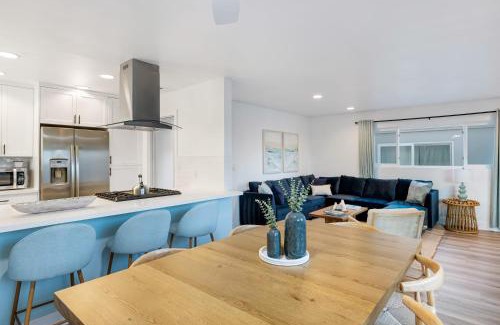 West Newport Casa | Steps from the SandBoardwalk Outdoor Dining Parking and Patio in Newport