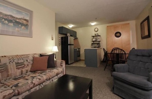 Wells Beach Condominio | Steps from Wells Beach, Bellevue by the Sea is perfect for your Maine vacation