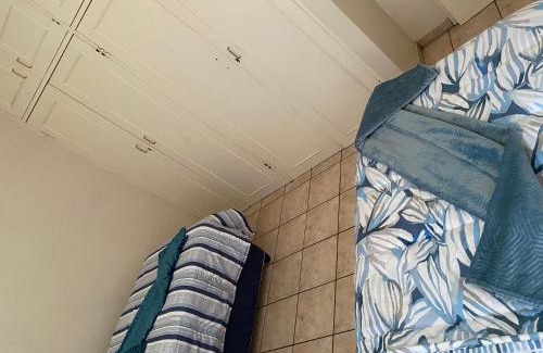 Windhoek West Apartamento | Steps from Windhoek's Must-Sees