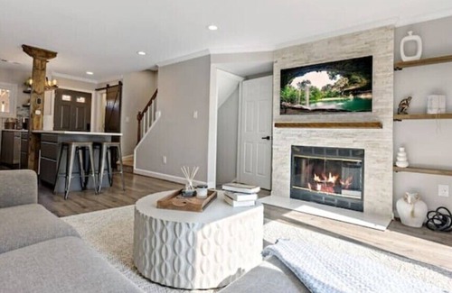 Virginia Square Casa | Steps to All Attractions