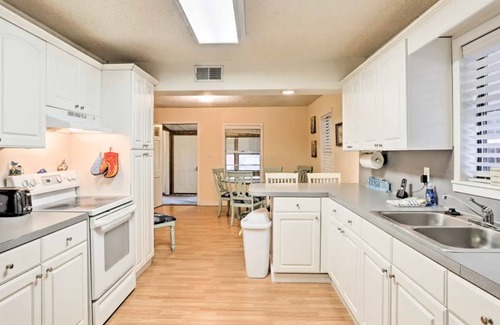 Laguna Beach Casa | Steps to beach|Pet friendly|Fenced yard