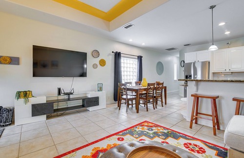 South Padre Island Apartamento | Steps to Beach: Oceanside Townhome w/ Heated Pool