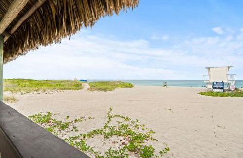 Palm Beach Shores Apartamento | Steps To Beach! 4 Condos In 1- Perfect For Groups
