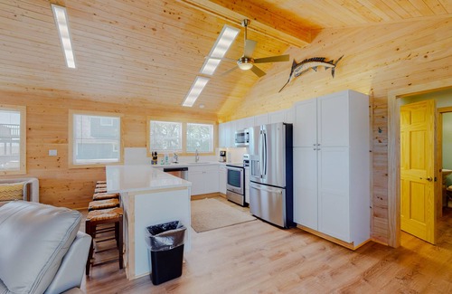 Nags Head Casa | Steps to Beach 4BR Soundview | Pool | Hot Tub