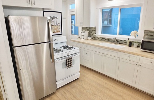 Peninsula Casa | Steps to Beach & Alamitos Bay on LB Peninsula