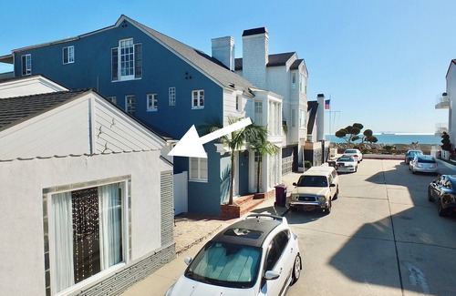 Peninsula Casa | Steps to Beach & Alamitos Bay on LB Peninsula