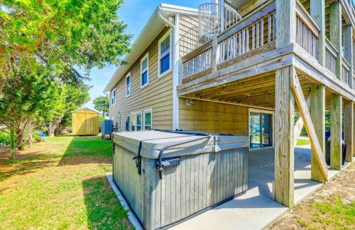 Emerald Isle Casa | Steps to Beach Bright Emerald Isle Retreat