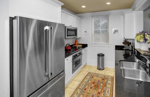 Beach District Apartamento | Steps to Beach Club, Multi-Level WaterColor Condo, Slps 4, Perfect Location! condo
