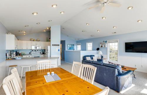 Emerald Isle Casa | Steps to Beach Emerald Isle Home with Deck!