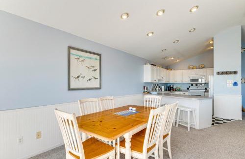 Emerald Isle Casa | Steps to Beach Emerald Isle Home with Deck!