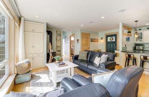 Oak Harbor Casa | Steps to Beach Home with Hot Tub in Oak Harbor!