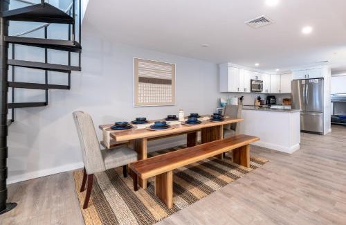 Laconia Apartamento | Steps to Beach Lake-View Laconia Getaway!