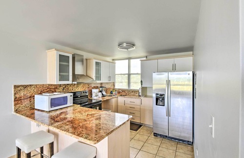 Mediania Baja Condominio | Loiza Condo w / Pvt Balcony & Beachfront Amenities!
