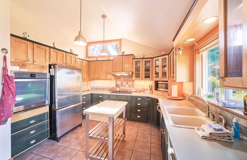 Long Beach Casa | Steps to Beach , Pets Ok, Fenced Yard, Fireplace (SeaNest)