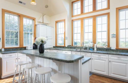 Whalehead Beach Casa | Steps to Beach Private Pool Spa & Spacious Yard