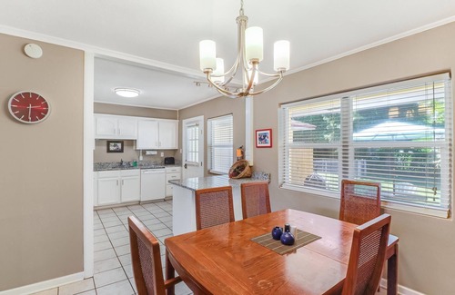 Biloxi Casa | Steps to Beach & Short drive to Casinos, Coliseum and all Biloxi entertainment