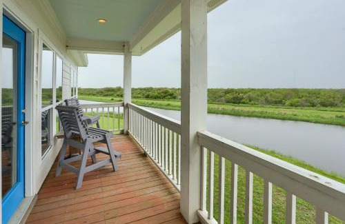 Port Bolivar Casa | Steps to Bolivar Beach Home with Deck and Grill