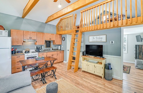 Brant Lake Cabaña | Steps to Brant Lake: Mountain-View Hideaway!