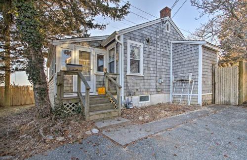 Buzzards Bay Casa | Steps to Cape Cod Canal Buzzards Bay Home