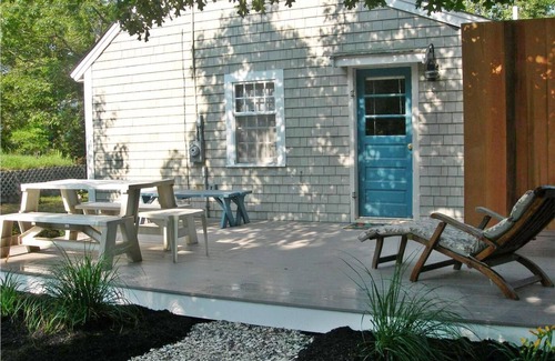 North Eastham Cabaña | Pasos para cocineros Brook Beach! A / C, calor, wifi, ducha exterior, parrilla de gas