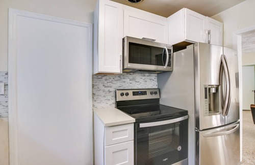 Deerfield Beach Cabaña | Steps to Deerfield Beach: Home w/ Private Patio!