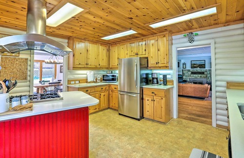 Murphys Cabaña | Steps to Dtwn Murphys: Cottage w/ Furnished Porch