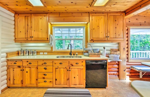 Murphys Cabaña | Steps to Dtwn Murphys: Cottage w/ Furnished Porch