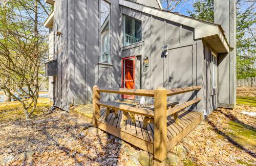 White Haven Casa | Steps to Jack Frost Ski Resort Townhome with Decks