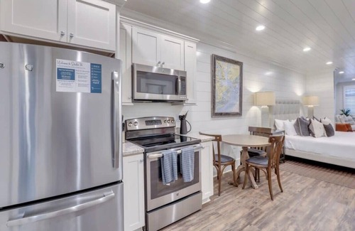 Downtown Charleston Casa | Steps to King|Sleeps 7|2 Units