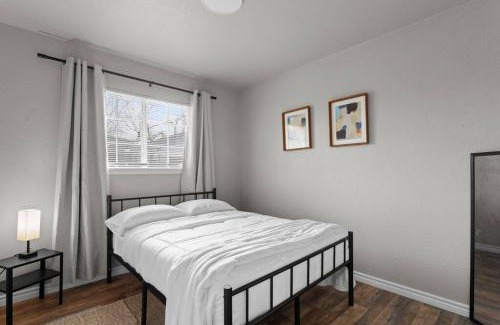 West San Antonio Casa | Steps to Lackland AFB & SeaWorld