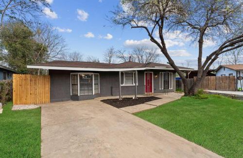 West San Antonio Casa | Steps to Lackland AFB & SeaWorld