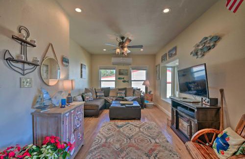 Granbury Casa | Steps to Lake! Charming Cabin Pool Access and Decks