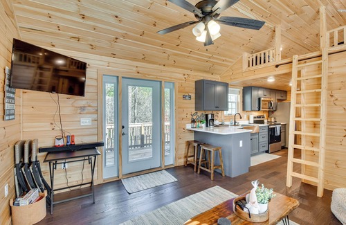 Seneca Cabina | Steps to Lake Keowee: Secluded Seneca Sanctuary!