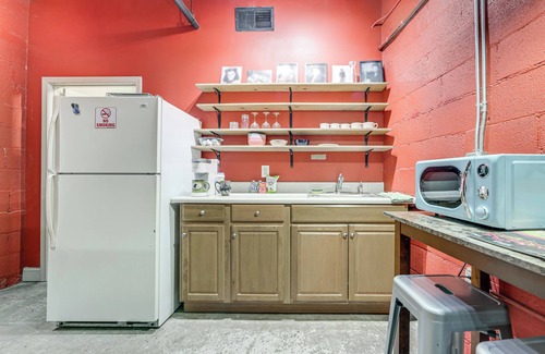 Waynesville Apartamento | Steps to Main St: Theater Studio in Waynesville!