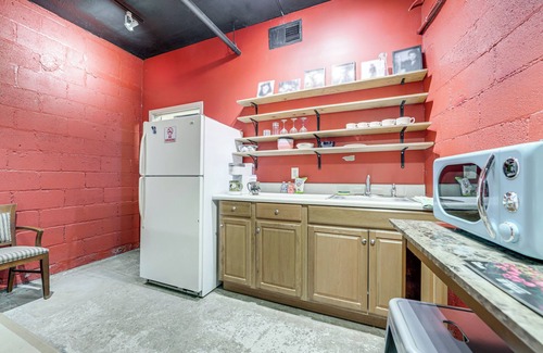Waynesville Apartamento | Steps to Main St: Theater Studio in Waynesville!