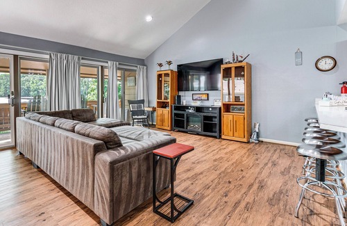 Cape Royale Casa | Steps to Marina: Coldspring Retreat w/ Lake View