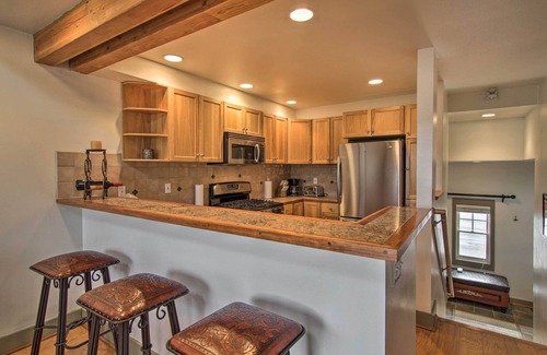 Saddle Ridge Condominio | Steps to Moonlight Basin: Scenic Mtn Retreat!
