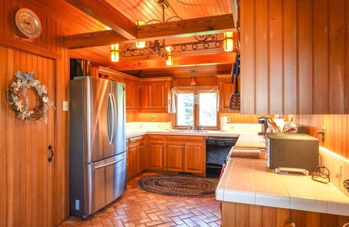 East Orleans Casa | # 530: ¡Ubicación increíble en Nauset Heights, a pasos de la playa Nauset, gran patio privado, se admiten perros!