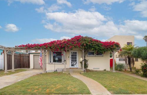 Ocean Beach Casa | Steps to Ocean Sunset Views Beach Access & San Diego Charm