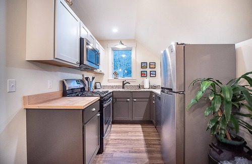 Stowe Village Historic District Apartamento | Steps to restaurants and coffee shops!