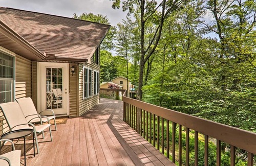 Gouldsboro Casa | Steps to River Big Bass Lake House with Grill!