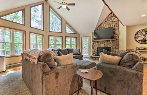 Gouldsboro Casa | Steps to River Big Bass Lake House with Grill!