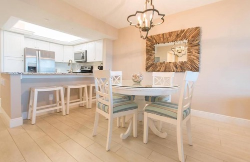 Sanibel Hotel | Steps to Sanibel Beach | Garden Views, Sunset & Island Activities | 4 Units