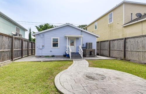 San Jacinto Casa | Steps to Seawall Fenced Family Home in Galveston!
