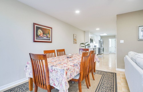 Chicago Apartamento | Steps to Shops & Eats: Apt in Portage Park!