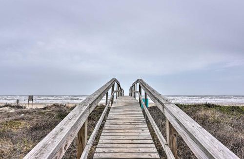 Freeport Casa | Steps to Surfside Beach Idyllic Gulf Coast Escape