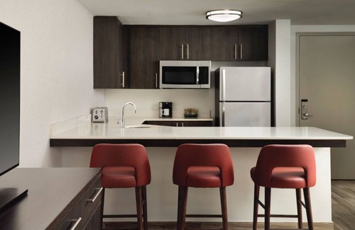 Surfside Hotel | Steps to Surfside Beach, Walk to Bal Harbour Shops & Miami’s Top Attractions