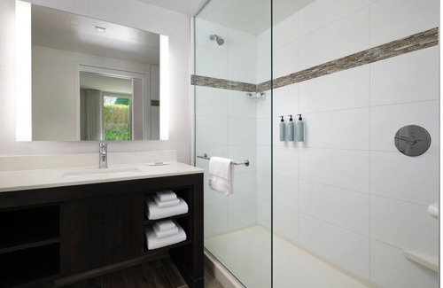 Surfside Hotel | Steps to Surfside Beach, Walk to Bal Harbour Shops & Miami’s Top Attractions